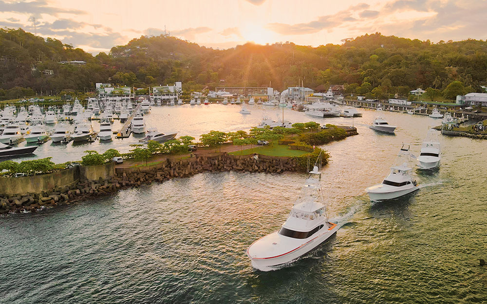 Charter boats leaving the Marina Pez Vela in Queops